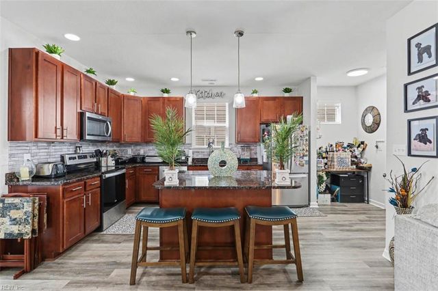 326 Sedium LN, Portsmouth, VA 23701