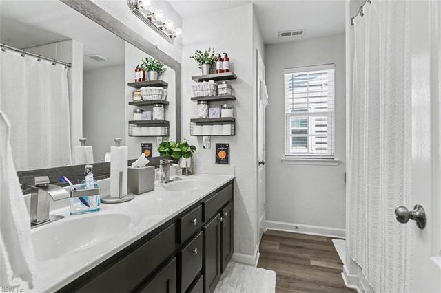 326 Sedium LN, Portsmouth, VA 23701