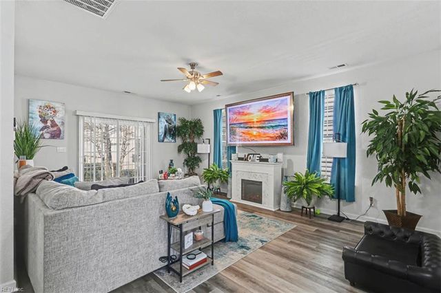 326 Sedium LN, Portsmouth, VA 23701