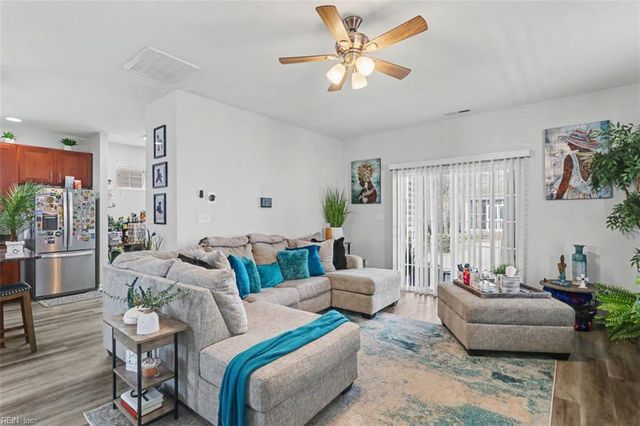 326 Sedium LN, Portsmouth, VA 23701