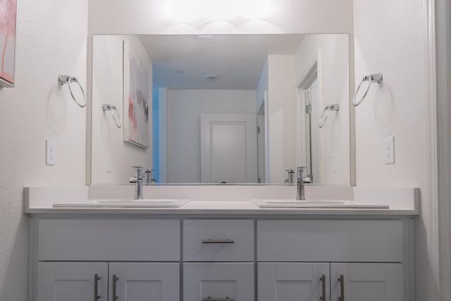 433 Stein Way, Waterford, CA 95386