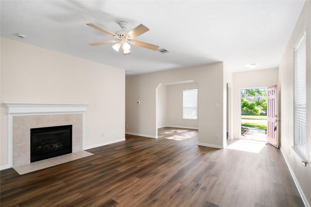 8810 Willow Spur Drive, Tomball, TX 77375