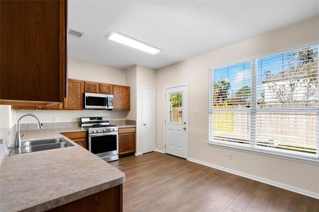 8810 Willow Spur Drive, Tomball, TX 77375