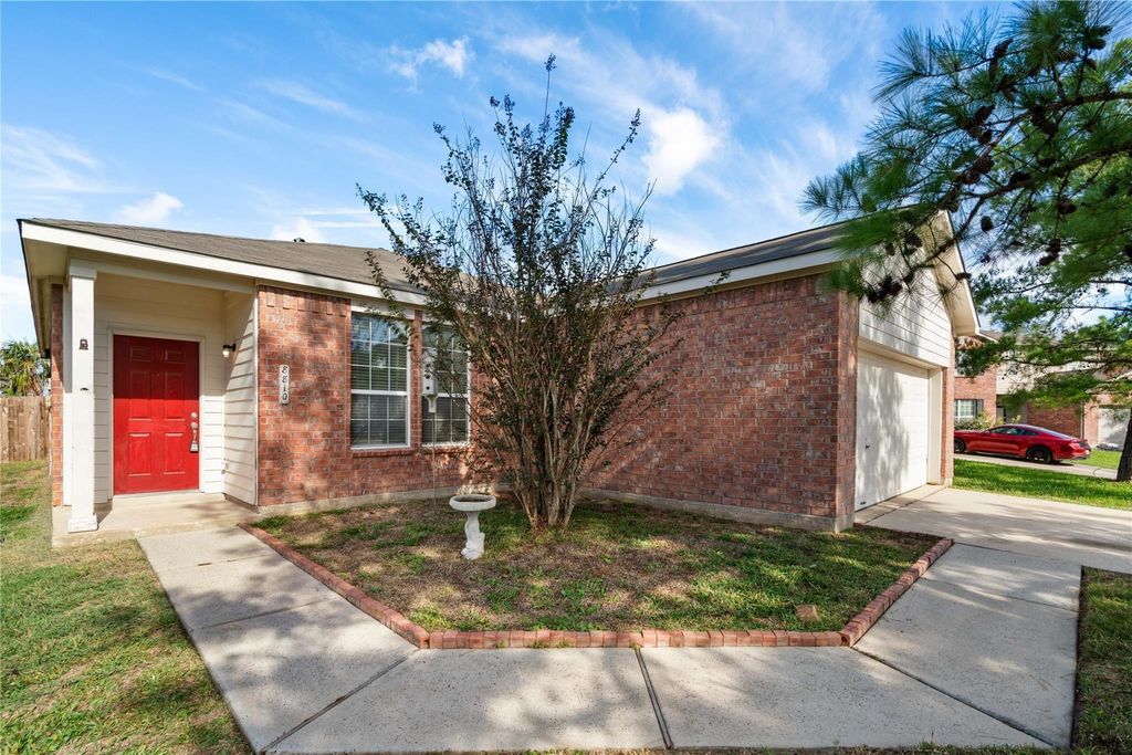 8810 Willow Spur Drive, Tomball, TX 77375