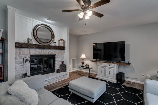 1025 GREENDALE COURT, Menasha, WI 54952