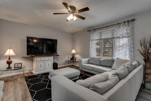 1025 GREENDALE COURT, Menasha, WI 54952