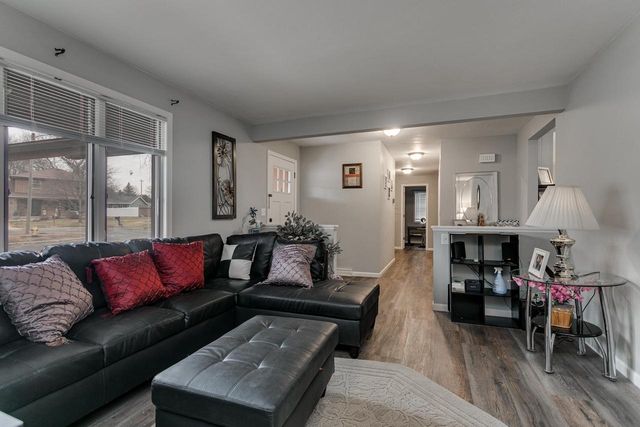 1025 GREENDALE COURT, Menasha, WI 54952