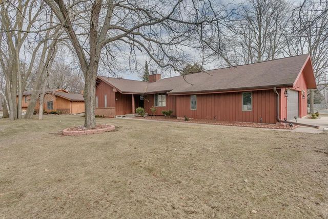 1025 GREENDALE COURT, Menasha, WI 54952