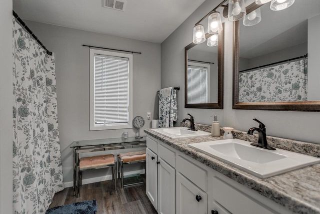 1025 GREENDALE COURT, Menasha, WI 54952