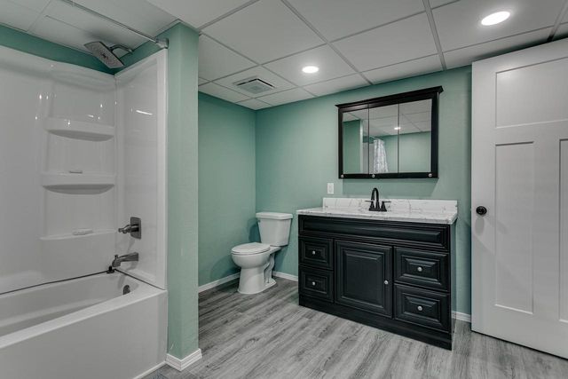 1025 GREENDALE COURT, Menasha, WI 54952