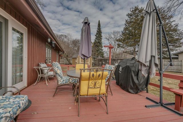 1025 GREENDALE COURT, Menasha, WI 54952