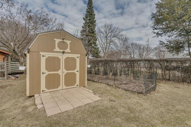 1025 GREENDALE COURT, Menasha, WI 54952