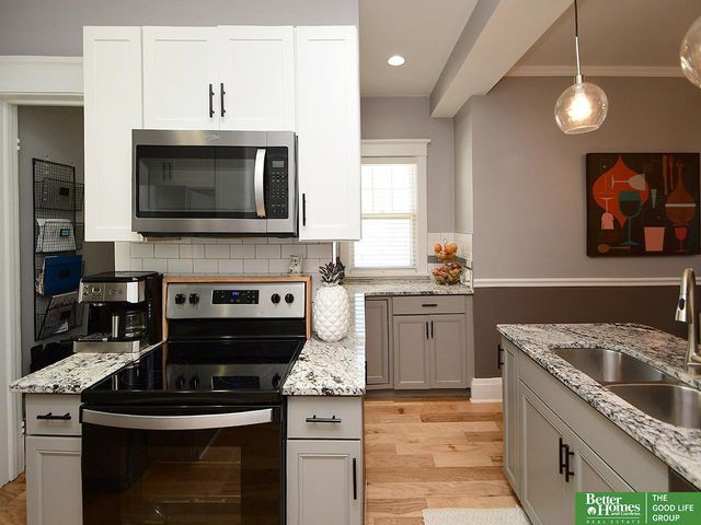 2211 Hanscom Boulevard, Omaha, NE 68105