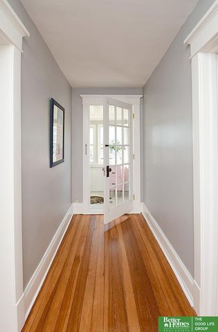 2211 Hanscom Boulevard, Omaha, NE 68105