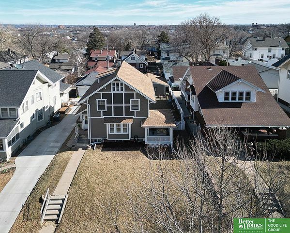 2211 Hanscom Boulevard, Omaha, NE 68105