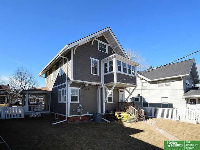 2211 Hanscom Boulevard, Omaha, NE 68105