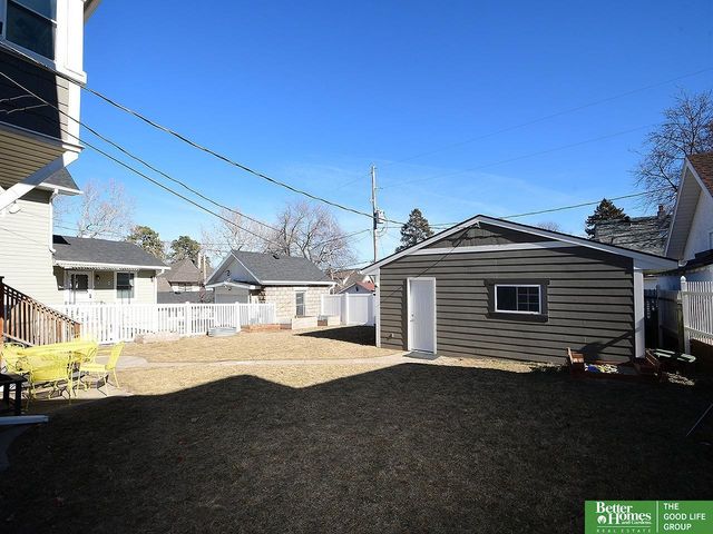 2211 Hanscom Boulevard, Omaha, NE 68105