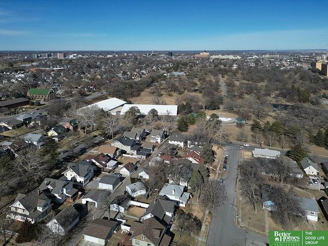 2211 Hanscom Boulevard, Omaha, NE 68105