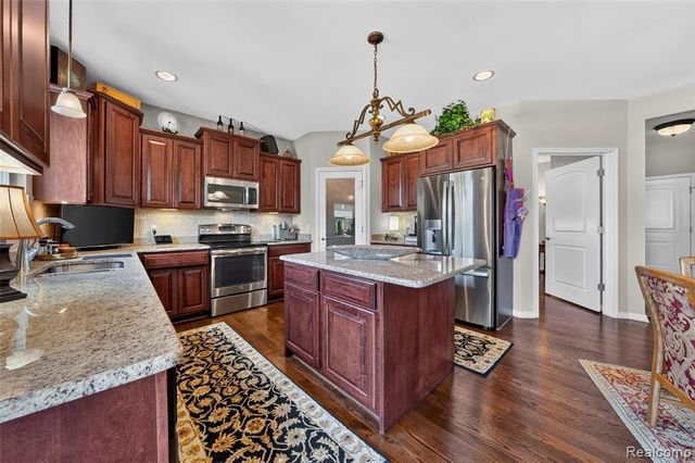 17785 Goldeneye Drive, Clinton Township, MI 48038