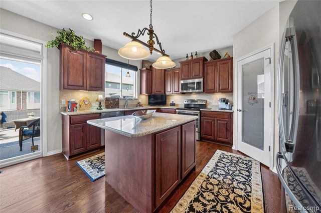 17785 Goldeneye Drive, Clinton Township, MI 48038