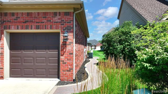 17785 Goldeneye Drive, Clinton Township, MI 48038