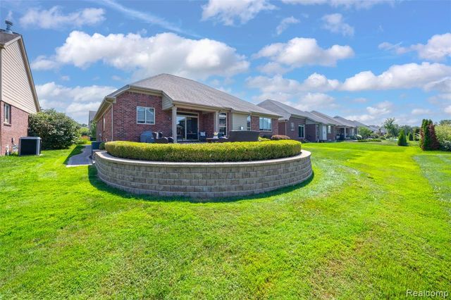 17785 Goldeneye Drive, Clinton Township, MI 48038