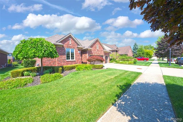 17785 Goldeneye Drive, Clinton Township, MI 48038