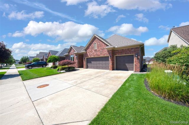 17785 Goldeneye Drive, Clinton Township, MI 48038