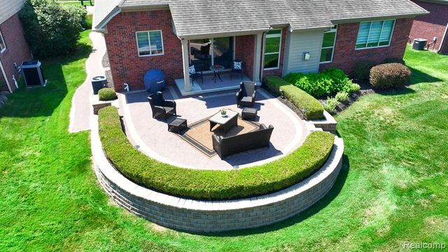 17785 Goldeneye Drive, Clinton Township, MI 48038