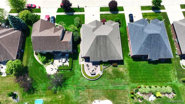 17785 Goldeneye Drive, Clinton Township, MI 48038