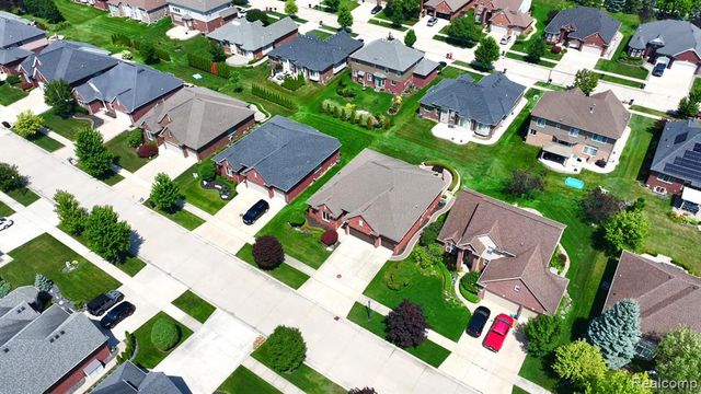 17785 Goldeneye Drive, Clinton Township, MI 48038