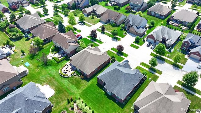 17785 Goldeneye Drive, Clinton Township, MI 48038