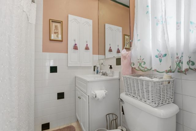 11 Pearl St, Quincy, MA 02169