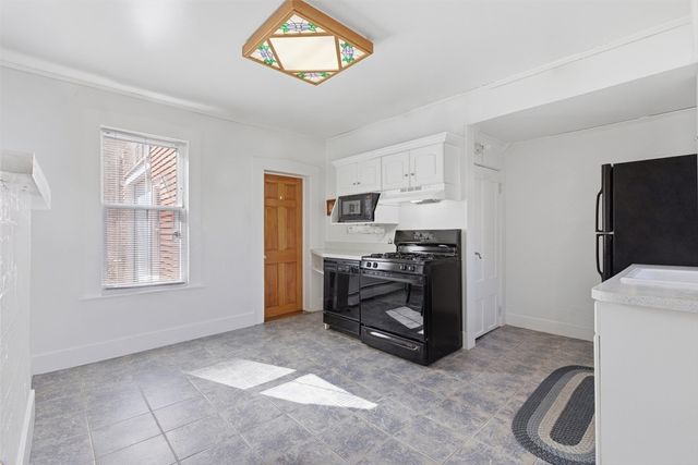 11 Pearl St, Quincy, MA 02169