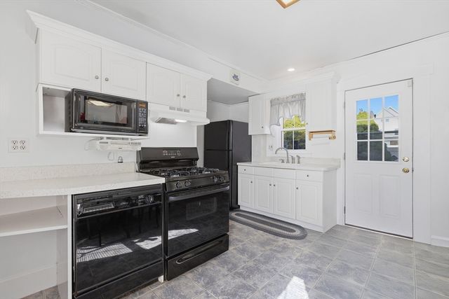 11 Pearl St, Quincy, MA 02169