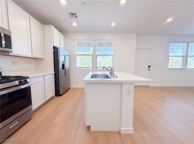 305 Crescent Glow Lane, Henderson, NV 89015