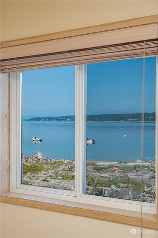 3043 Shoreline Dr, Camano Island, WA 98282