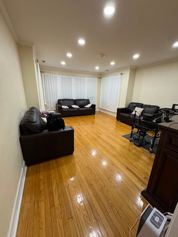 9230 Harding Avenue 2, Evanston, IL 60203