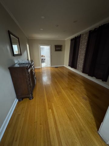 9230 Harding Avenue 2, Evanston, IL 60203