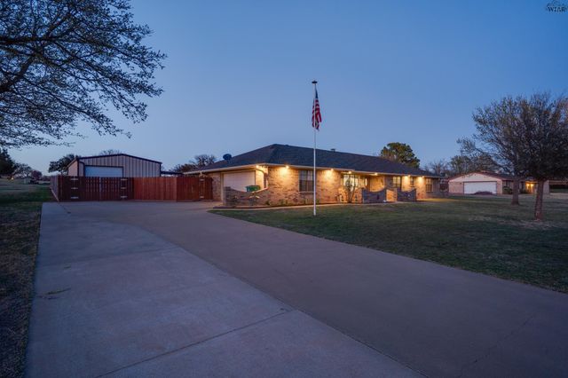 1608 YUCCA STREET, Iowa Park, TX 76367