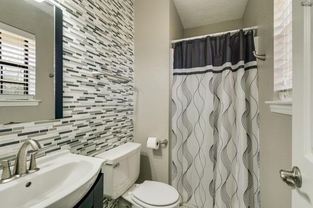 1608 YUCCA STREET, Iowa Park, TX 76367