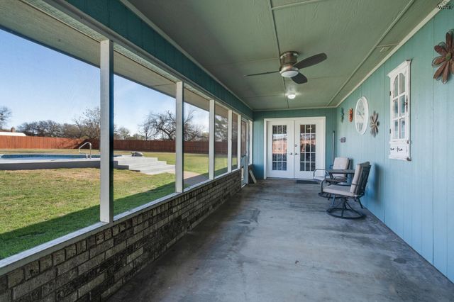 1608 YUCCA STREET, Iowa Park, TX 76367