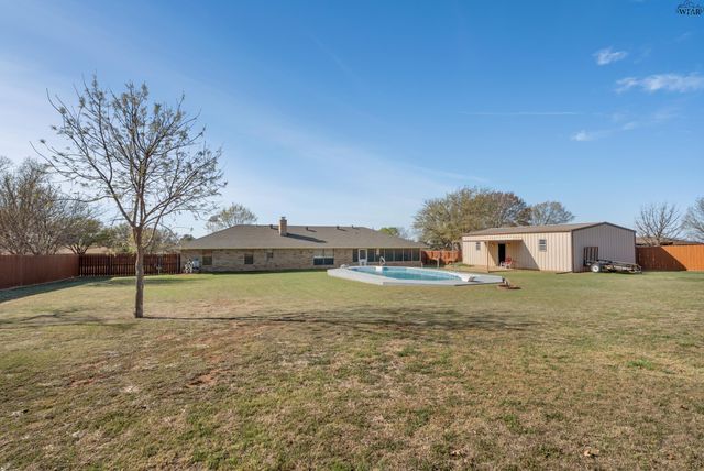 1608 YUCCA STREET, Iowa Park, TX 76367