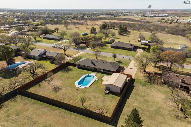 1608 YUCCA STREET, Iowa Park, TX 76367