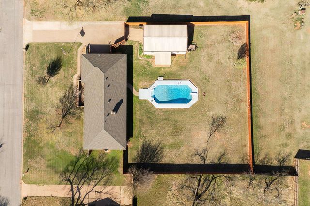 1608 YUCCA STREET, Iowa Park, TX 76367