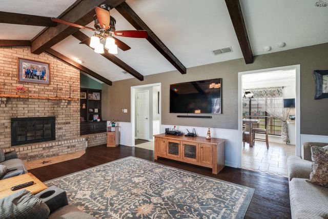 1608 YUCCA STREET, Iowa Park, TX 76367