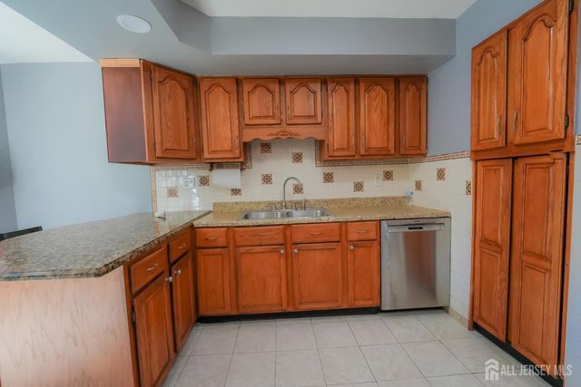 1308 Merrywood Drive, Edison, NJ 08817