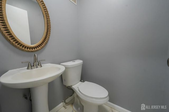 1308 Merrywood Drive, Edison, NJ 08817