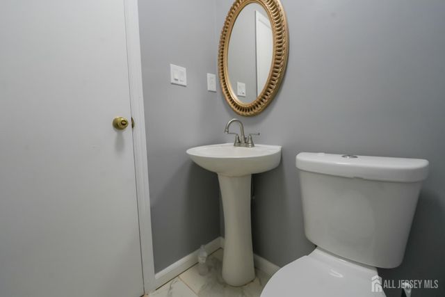 1308 Merrywood Drive, Edison, NJ 08817