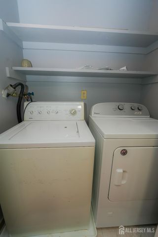 1308 Merrywood Drive, Edison, NJ 08817